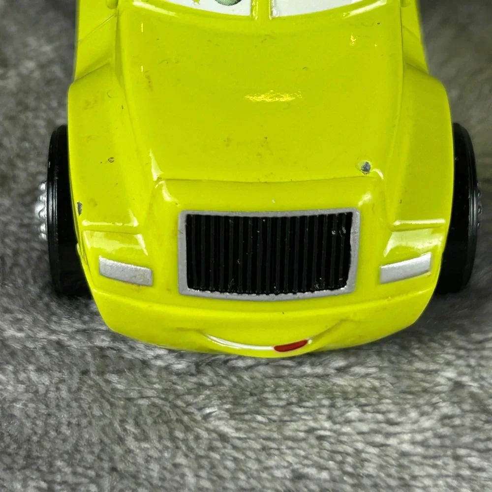 Disney Pixar Cars Trunk Fresh Hauler 34 Diecast Semi Truck Trailer Lime Green